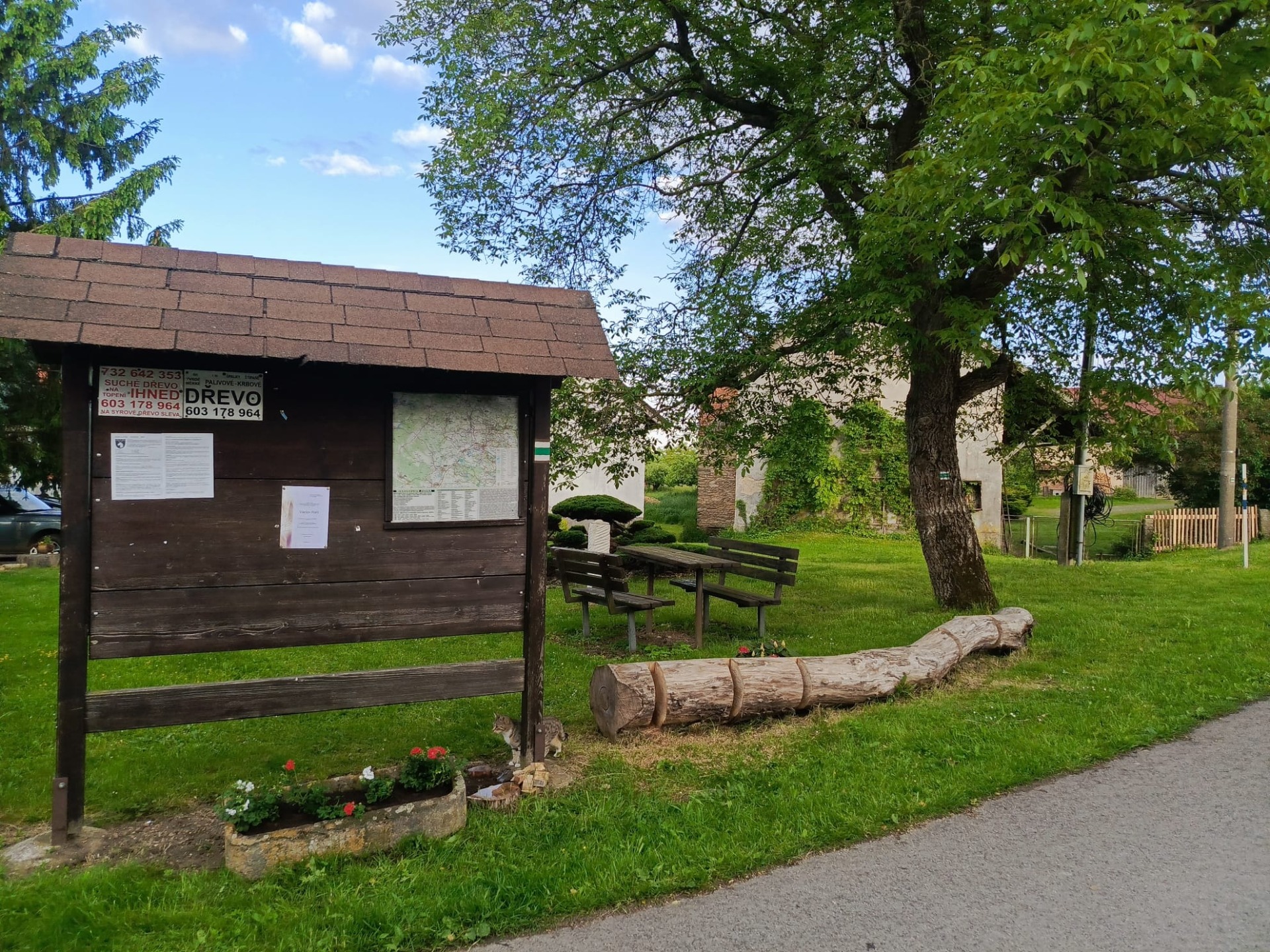 Vorklebice náves